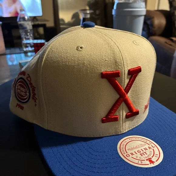 Malcom X Mitchell & Ness Detroit Pistons X Paper Planes 1965 Snapback Hat Rare - Picture 14 of 14